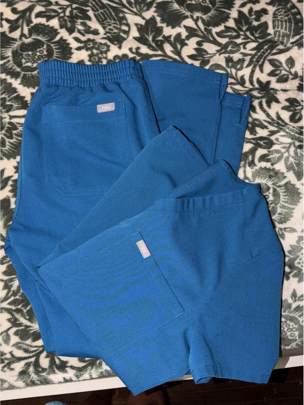 FIGS Alps Blue Scrub Set XS Petite Yola Pants Catarina Top xs